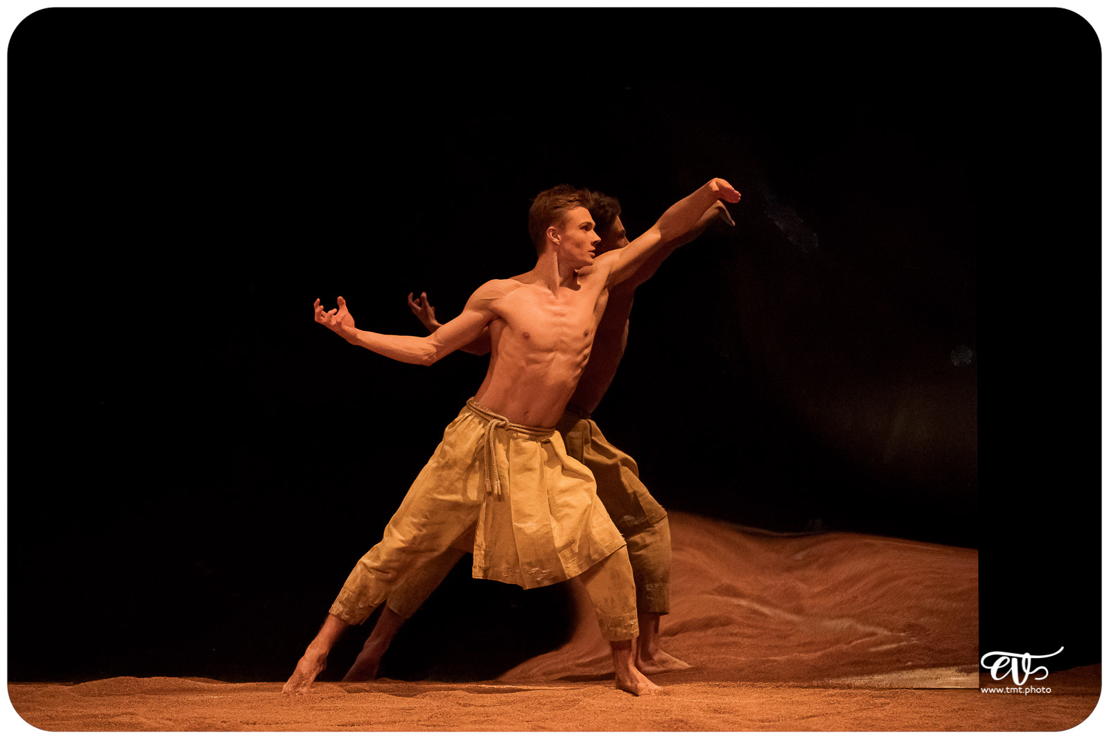 MY LAND (RECIRQUEL COMPANY)